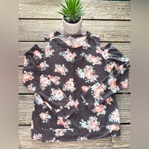 Women’s Charlotte Russe Gray Floral Top, Open/Cut out shoulders, Sz LARGE